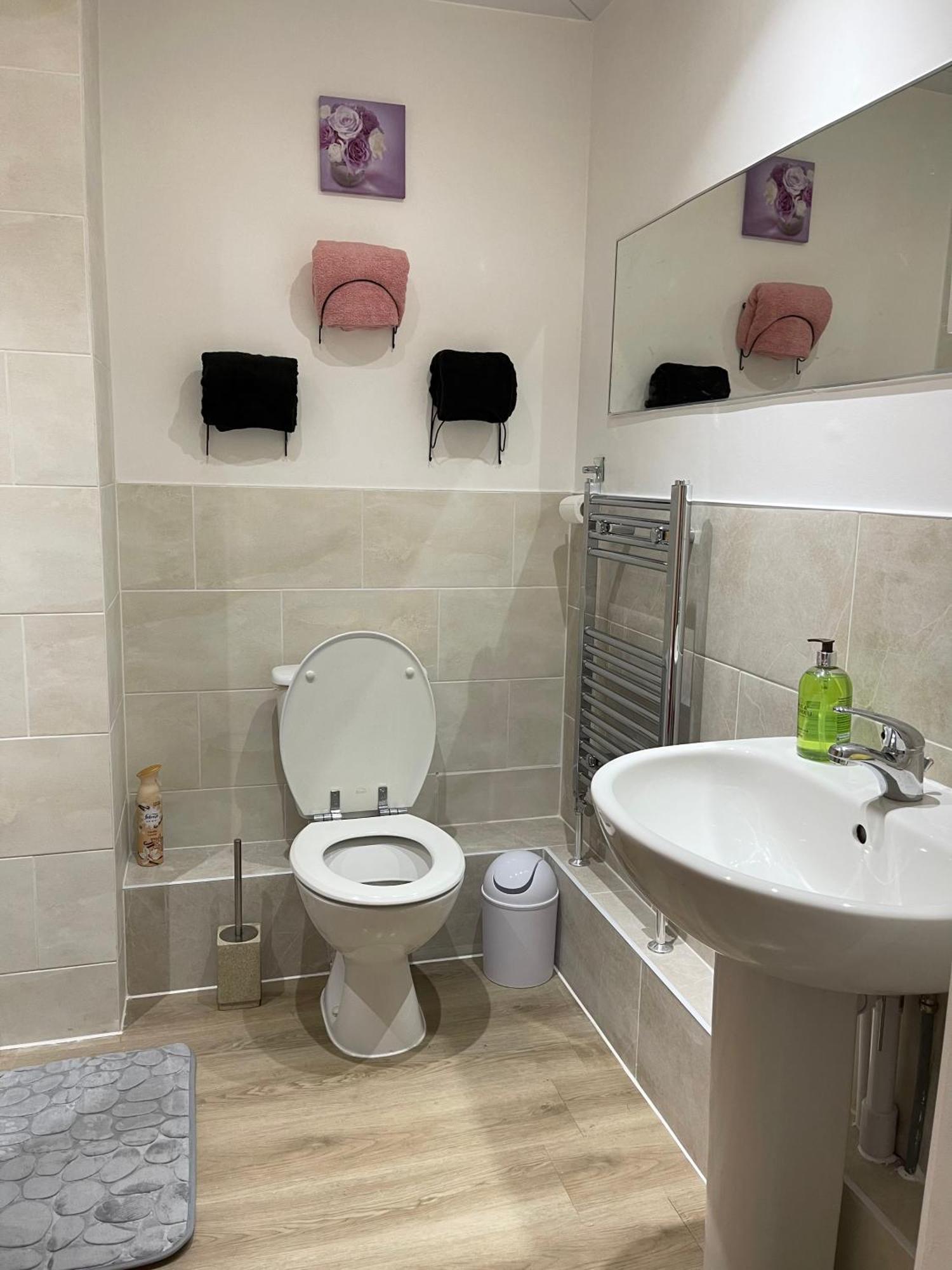 Stanton - Impeccable And Stylish 2 Bedroom Dagenham Extérieur photo